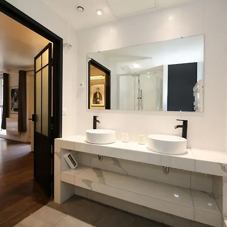 Apartment 13 Universite - 4p Rdc Paris