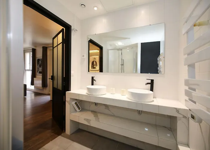 Apartment 13 Universite - 4p Rdc Paris